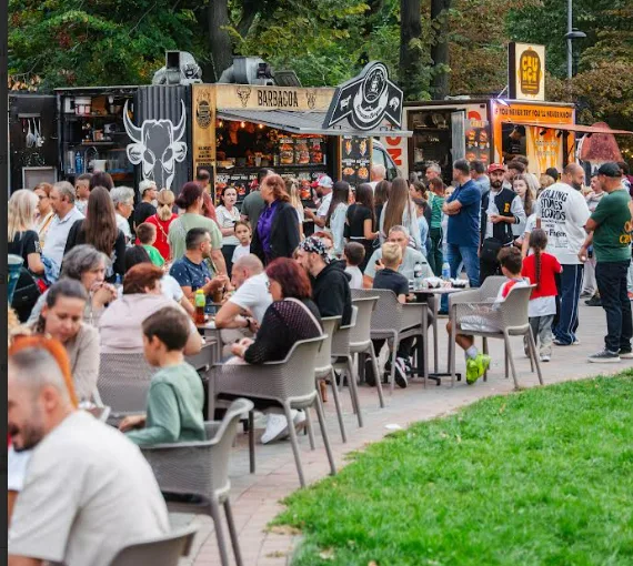 Street FOOD Festival revine la Galați. Ediție aniversară de 10 ani, cu 26 de food truck-uri și concerte cu intrare liberă