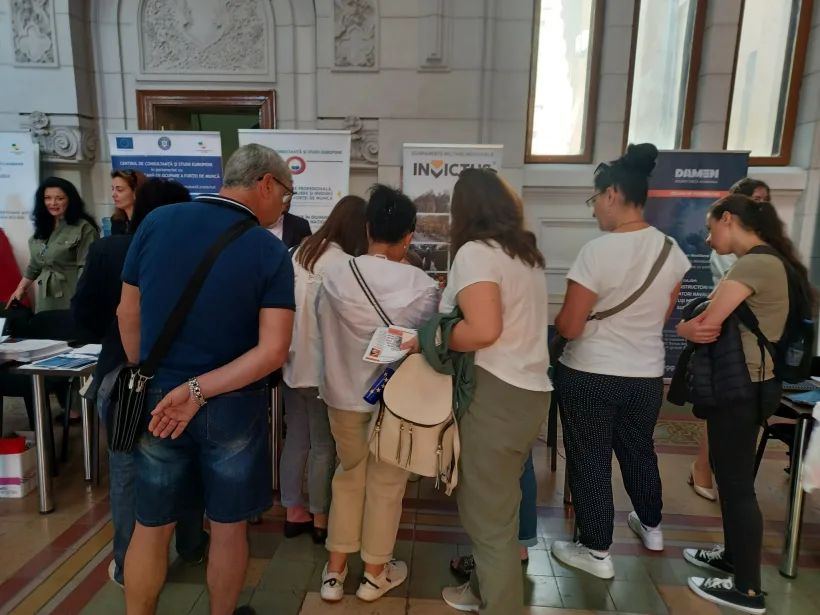 Prime de stabilitate, prin AJOFM Galați, pentru tinerii NEET aflați la prima angajare