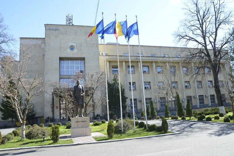 MAE: Un român se afla pe nava capturată de către rebelii houthi în Marea Roșie