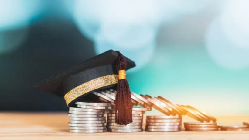 Ministerul Cercetării: Burse între 1.000 de euro și 6.000 de euro anual pentru 68 de elevi de liceu geniali