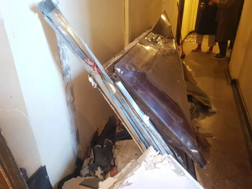 Explozie într-un bloc din Galați. Suflul deflagrației a distrus șase apartamente