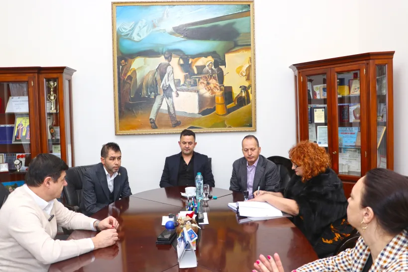 Costel Fotea: A fost semnat contractul de lucrări pentru modernizarea a aproape 60 de kilometri de drumuri județene