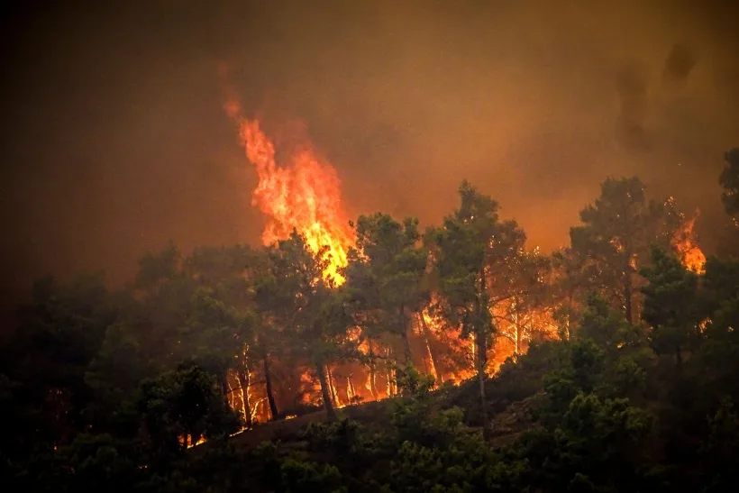 Risc ridicat de incendii forestiere în Grecia. MAE a emis alertă de călătorie
