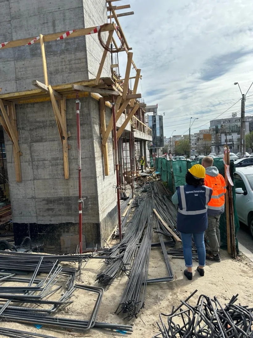 Amenzi de peste 380.000 de lei de la ITM, pentru constructorii gălățeni