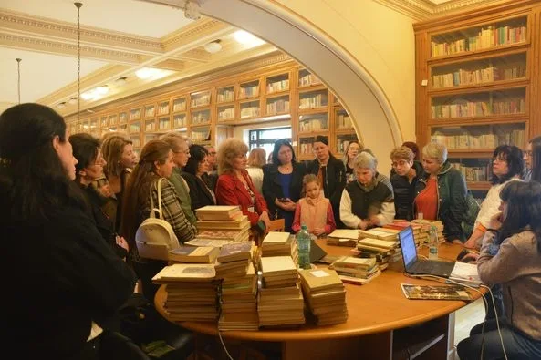 Cerc metodic"Valențe literare ale excursiilor culturale"  pentru bibliotecarii școlari gălățeni, la București
