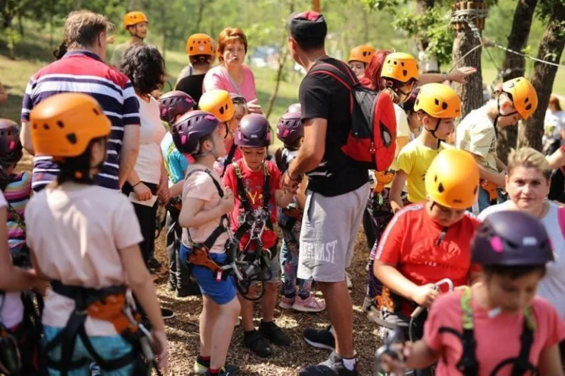 Petrecere de 1 Iunie, pentru copii, în Parcul de Aventură „EscapeLand” din Pădurea Gârboavele