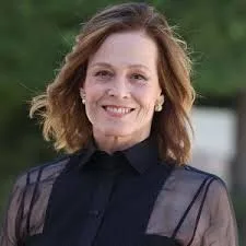 Sigourney Weaver pleacă acasă cu Leul de Aur