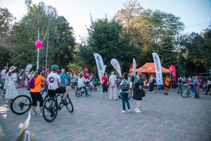 Asociația Bike Works invită doamnele și domnișoarele la evenimentul „Skirt Bike Galați”