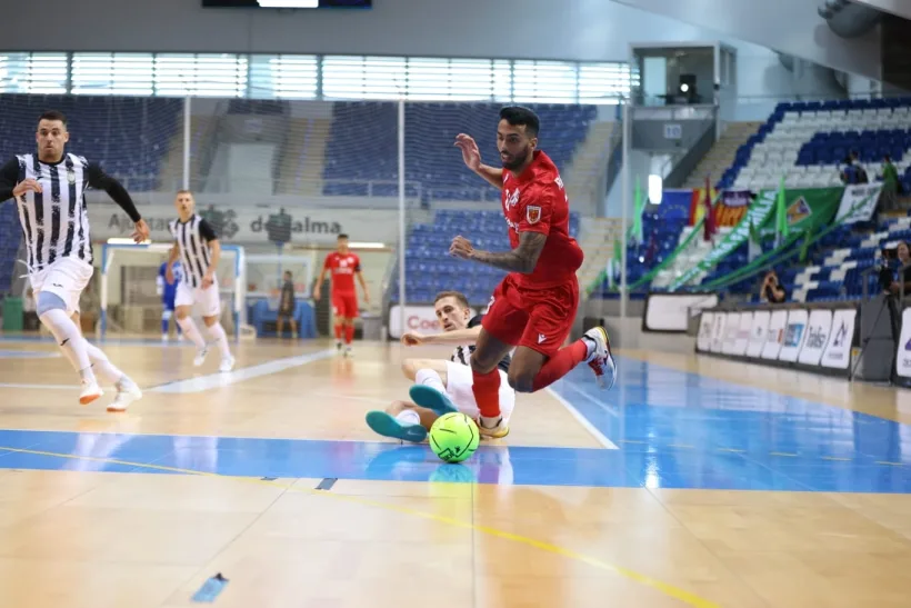 Pas uriaş spre Elite Round pentru United