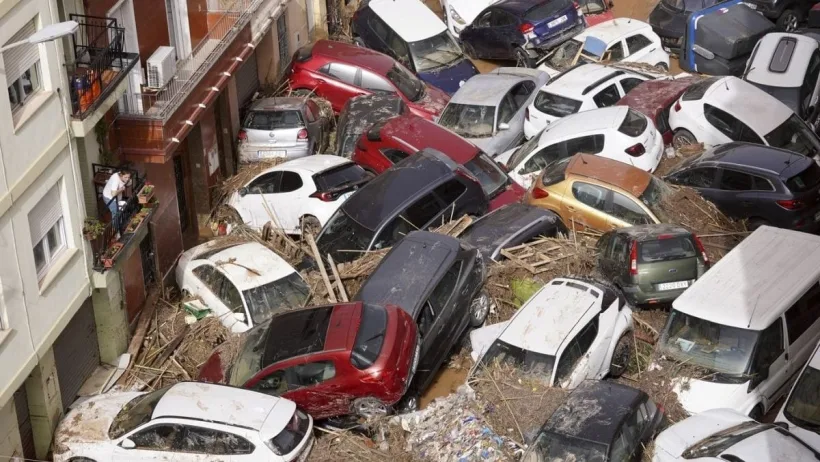 13 români, dați dispăruți după inundațiile din Spania