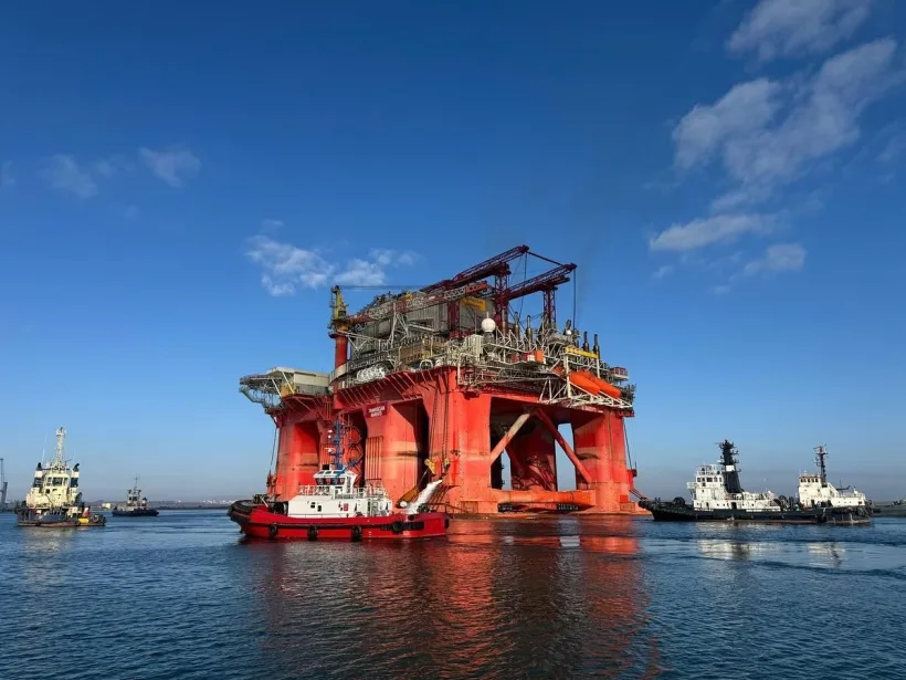Platforma de foraj offshore contractată pentru proiectul Neptun Deep a ajuns la Constanța
