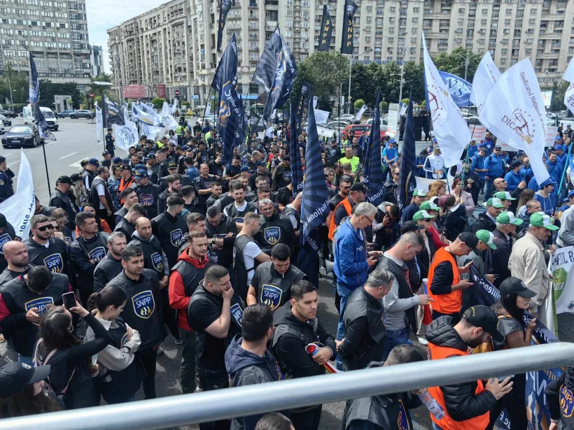 Sindicaliștii din Energie protestează în stradă
