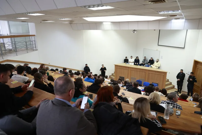 „Traficul și consumul ilicit de droguri. Cazuri reale prezentate de persoane private de libertate” la UiD Galați