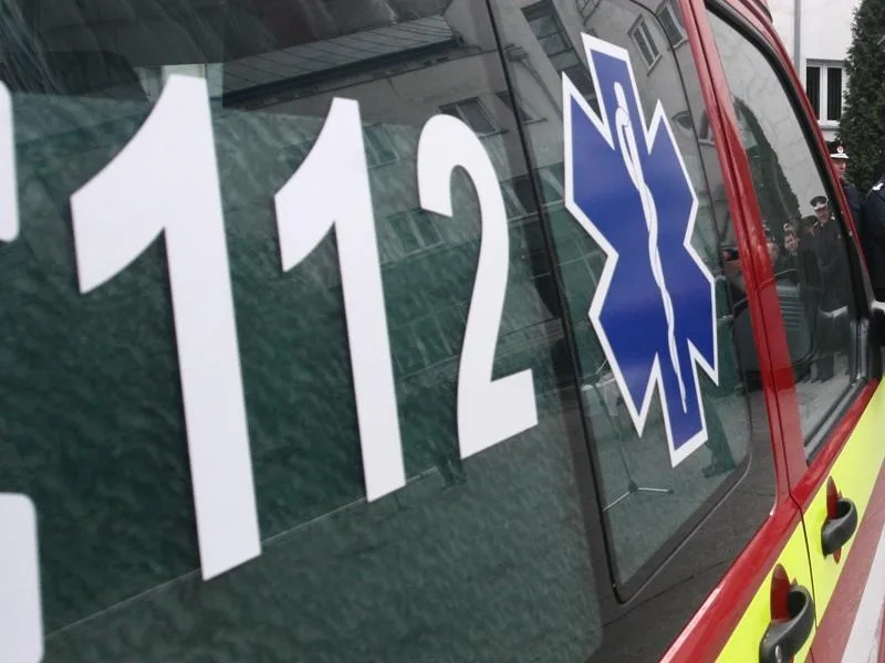 Accident cu ambulanța, în județul Galați: un bărbat a fost rănit