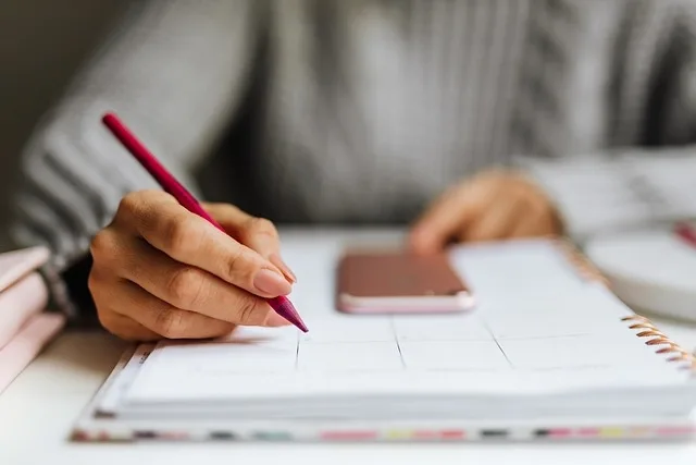 STUDIU. Câți români redirecționează 3,5% din impozitul pe venit