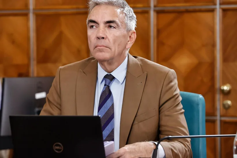 Un senator PSD cere demisia lui Dragoș Anastasiu: „Un vicepriministru care timp de 8 ani comite o infracțiune în stare continuată nu mai poate continua”