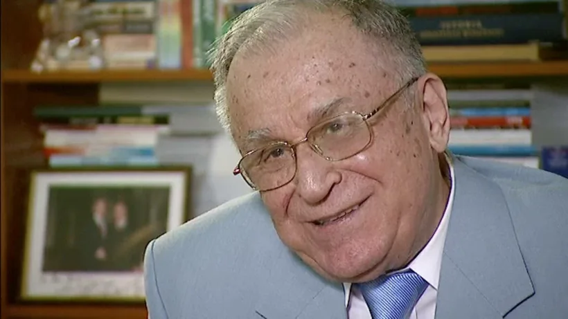 Ion Iliescu se află în stare critică