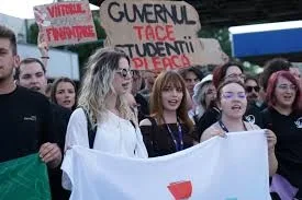 Studenții se alătură protestului profesorilor din prima zi de școală, 8 septembrie