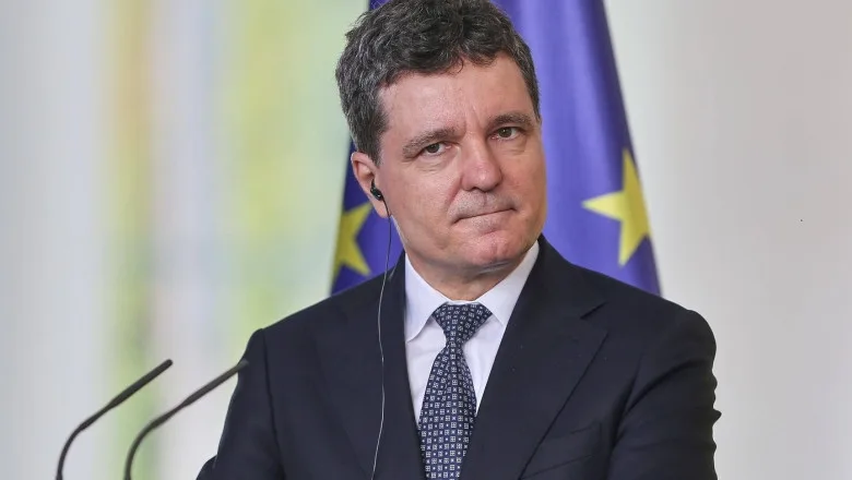 Nicușor Dan convoacă liderii coaliției pentru aplanarea tensiunilor politice
