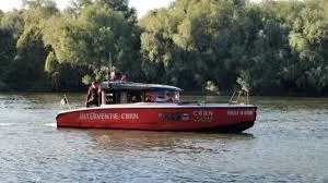 Accident naval pe Dunăre, la Galați: o barcă cu trei persoane a lovit o barjă