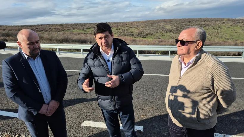 Un drum distrus de inundații, refăcut complet cu 2,2 milioane de lei. Costel Fotea: „Am promis, am realizat”