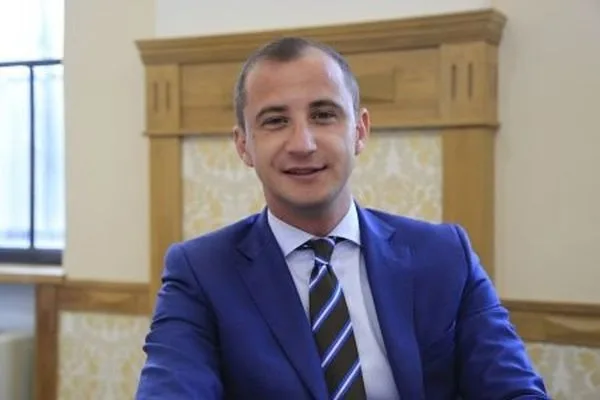Alfred Simonis: "Ponta minte pentru a-și acoperi propriul blat"