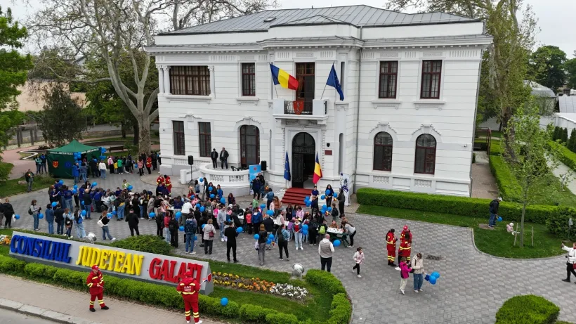 Costel Fotea: Peste 100 de copii au realizat la Galați cel mai lung desen dedicat Uniunii Europene, de Ziua Europei