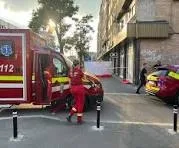 O femeie a decedat după ce a căzut de la un etaj superior al unui bloc din Sectorul 3