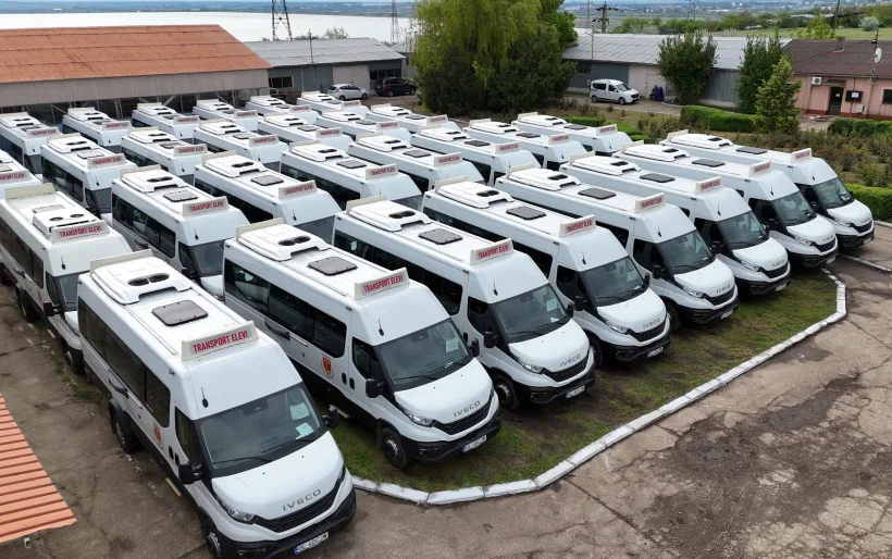 62 de microbuze școlare pentru primăriile din județul Galați. Toți copiii vor beneficia de transport modern, sigur, confortabil și prietenos cu mediu