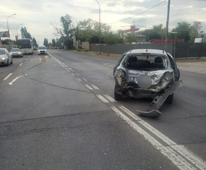 Accident pe strada Brăilei, în zona Tirighina: doi șoferi răniți, unul băut la volan