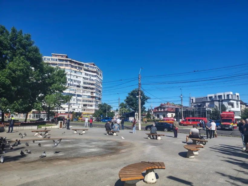 Mobilizare de forțe la Galați după prăbușirea unei drone peste un imobil de locuințe