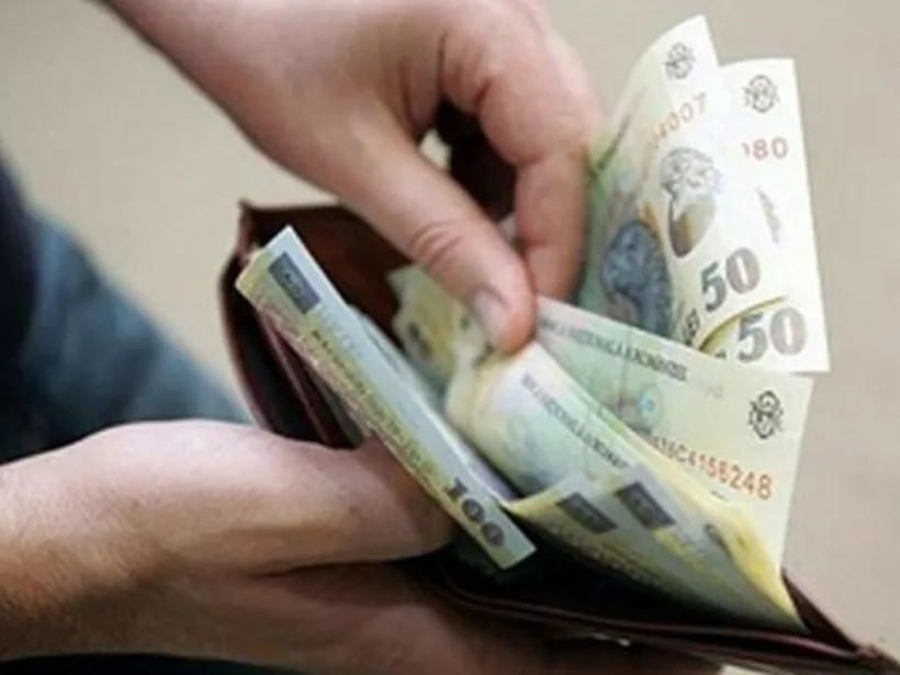 Crește salariul mediu