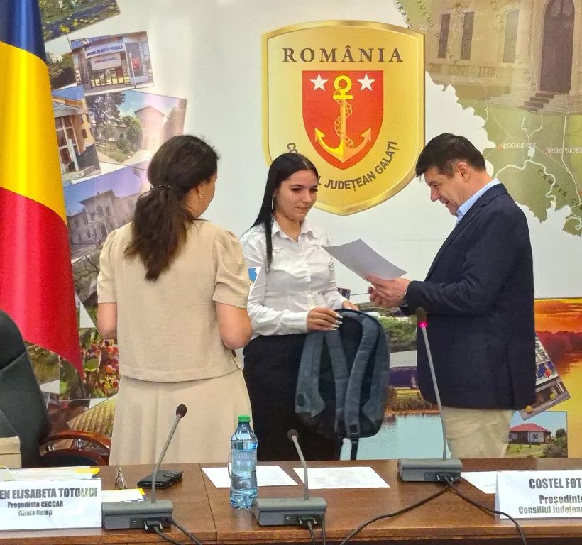 Costel Fotea a premiat elevii gălățeni cu rezultate deosebite la concursul de profil economic