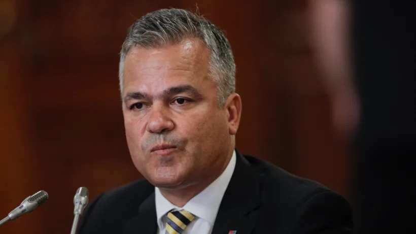 Guvernul propus de Adrian Veștea a picat la vot. Nicușor Dan reia consultările cu partidele parlamentare