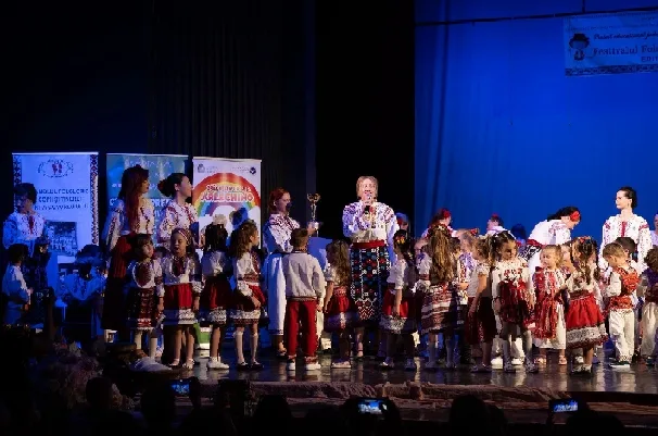Festivalul Folcloric Concurs „Joc Voios de Românaș”, pe scena Teatrului Muzical