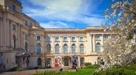 Peste 18 milioane de persoane au vizitat muzeele şi colectiile publice din România, în 2025, în scădere faţă de anul precedent