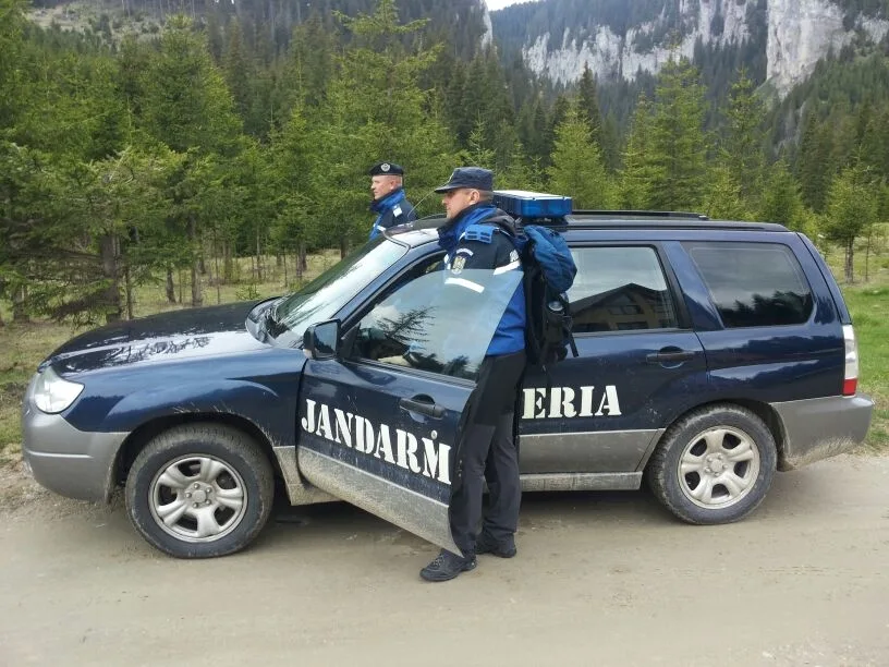 Jandarmii montani din Băile Tuşnad au căutat şi recuperat, sâmbătă, doi adulţi şi doi copii care s-au rătăcit pe munte