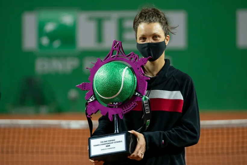 Patricia Ţig a fost felicitată de Simona Halep după primul titlu WTA