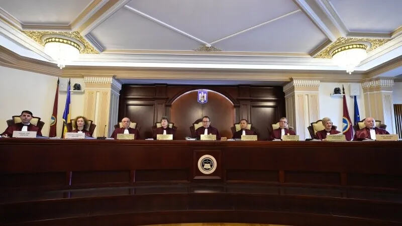 CCR: Parlamentul stabileste data alegerilor parlamentare