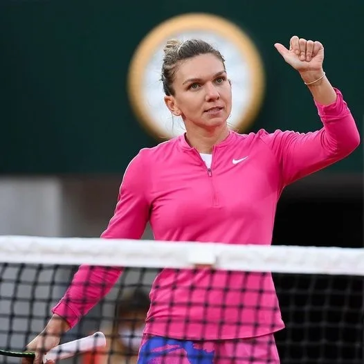 Simona Halep a câştigat duelul românesc cu Irina Begu şi s-a calificat în turul trei la Roland Garros