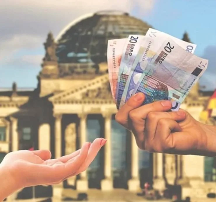 COVID-19: România se împrumută cu alte patru miliarde de euro de la UE