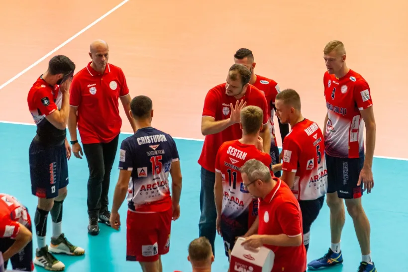Campioana României întoarsă din drumul spre Polonia de Covid-19
