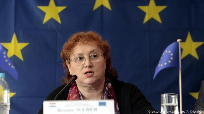 ”De ce sunt închise școlile”, întreabă oficial  Avocatul Poporului