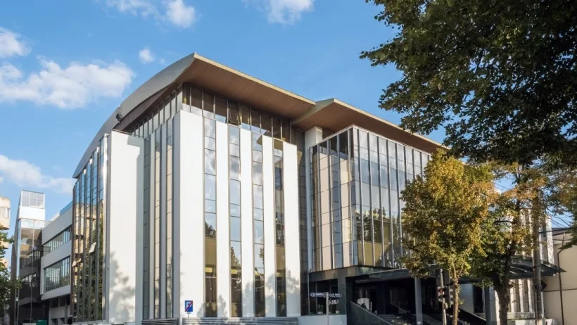 Primăria Galaţi îşi suspendă activitatea cu publicul