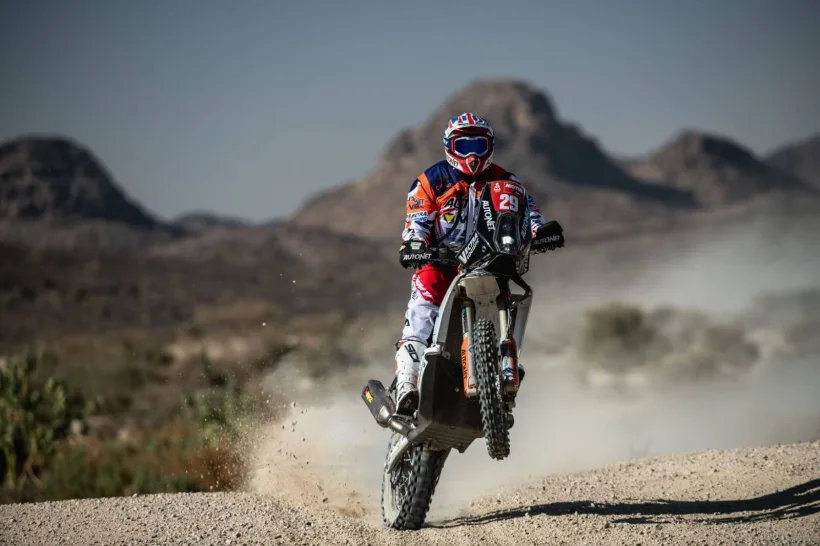 Românul Emanuel Gyenes a încheiat pe locul 36 prima etapă din Raliul Dakar