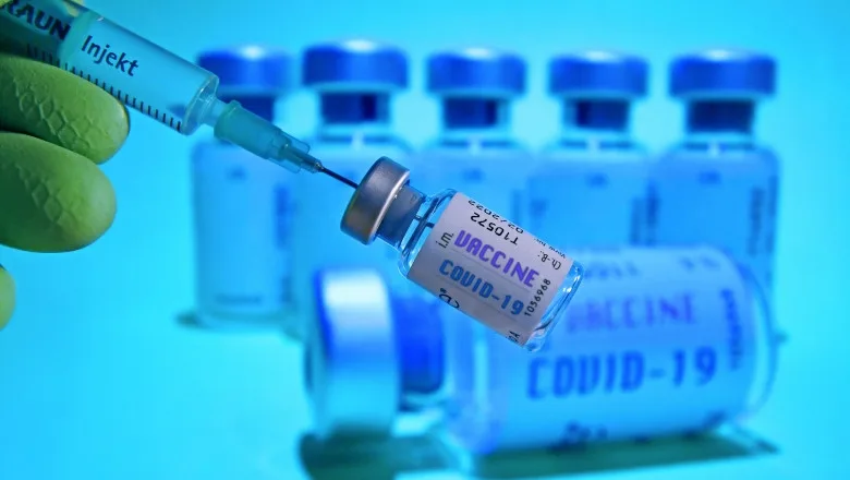 Vaccinarea prioritară a profesorilor, amânată din cauza lipsei de doze