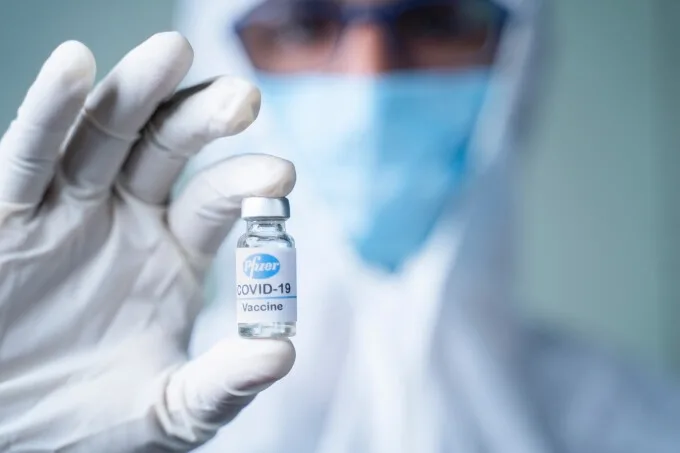 113.000 de persoane din sistemul de învăţământ sunt programate în platforma de vaccinare pentru a fi imunizate