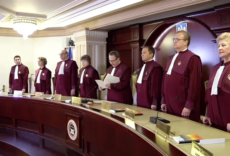 Legea care îi scapă pe evazioniști de închisoare declarată constituțională