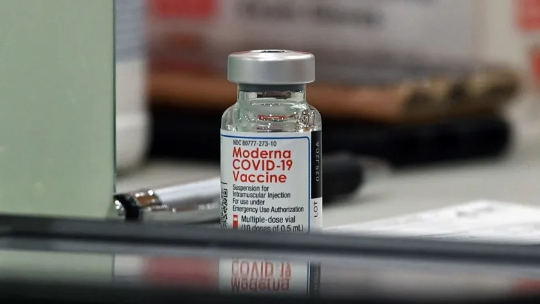 O nouă tranșă de 106.800 de doze de vaccin Moderna ajunge în România