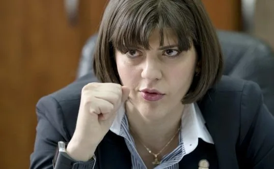 Vă gândeaţi că aţi scăpat de Laura?